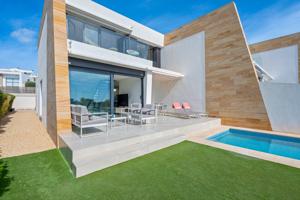 Casa En venta en Lomas De Cabo Roig, Orihuela Costa photo 0