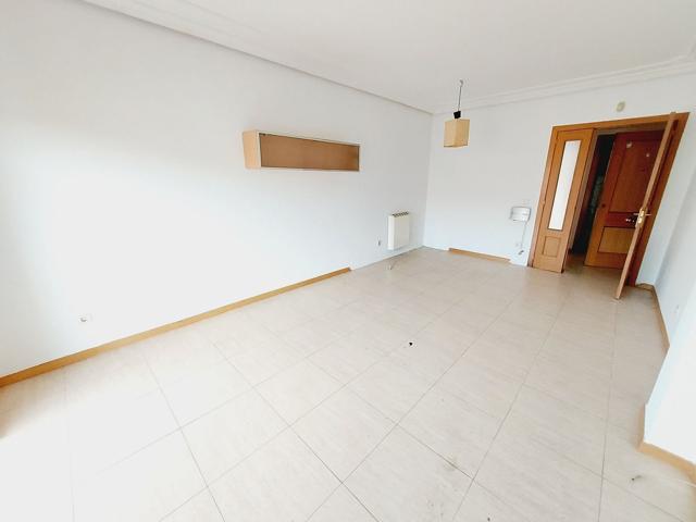 Piso En venta en Calle Ronda, Yuncler photo 0