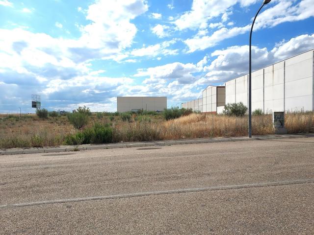 Terreno Urbanizable En venta en Calle Talleres, Villaluenga De La Sagra photo 0