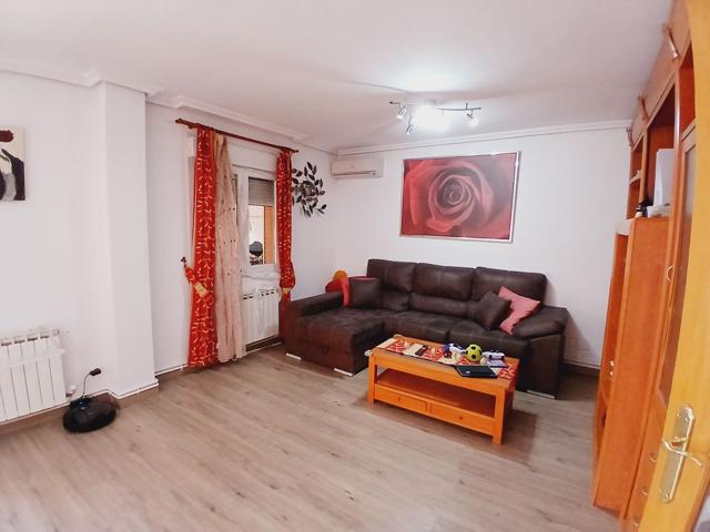 Unifamiliar Pareada En venta en Cl Toboso, Borox photo 0