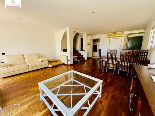 Casa Pareada a Reformar photo 0