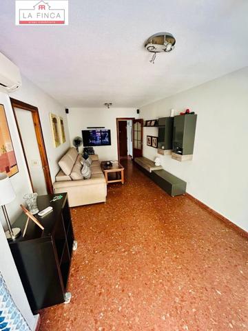 VIVIENDA 3 HABITACIONES Y TERRAZA CERCA DEL CENTRO photo 0