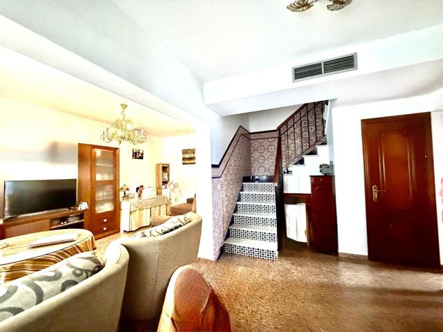 CASA ADOSADA EN OLIVOS BORRACHOS!! photo 0