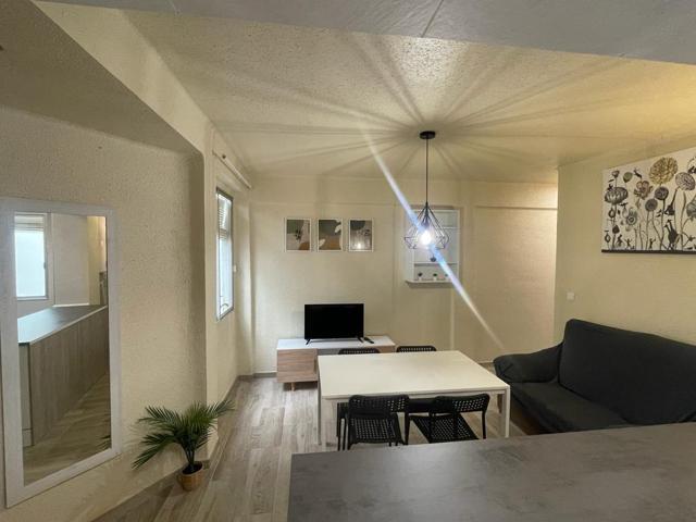 PISO DE ALQUILER PARA LARGA DURACION O TEMPORAL JUNTO A RENFE photo 0