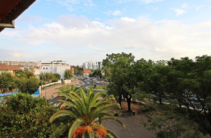 ✴️ Gran piso de 5 habitaciones, 2 baños y terraza en las Moreras-Ctra Trassierra photo 0