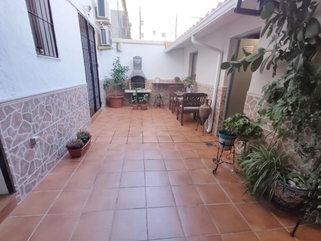 GRAN CASA REFORMADA EN CIUDAD JARDIN CON PATIO Y BARBACOA!! photo 0