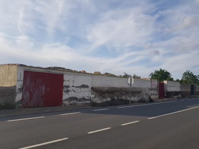 TERRENO URBANO DE 350 M2 CON NAVE Y COCHERA photo 0