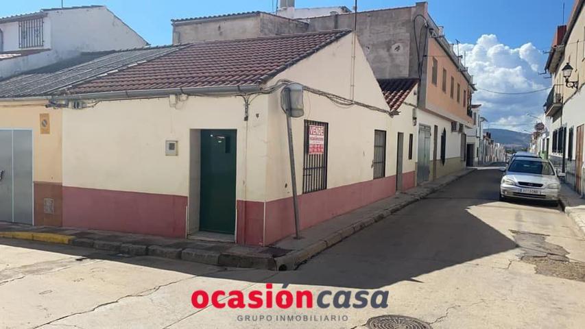 CASA CON TEJADO NUEVO EN LA ZONA DEL CERRO photo 0