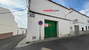 COCHERA CON GRAN PATIO A LA VENTA photo 0
