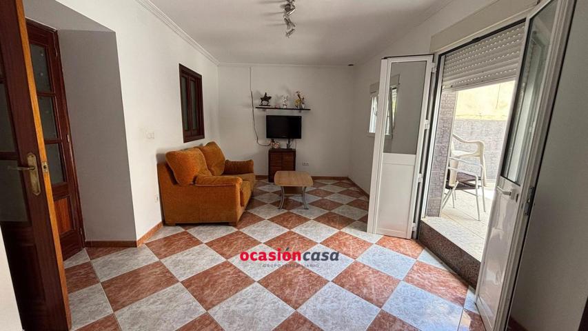CASA CON TEJADO NUEVO Y PATIO photo 0