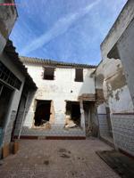 Casa para derribar en zona excepcional. photo 0