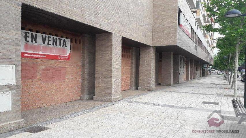 Local En venta en Luis Pinilla Soliveres, 2, Zaragoza, Zaragoza photo 0