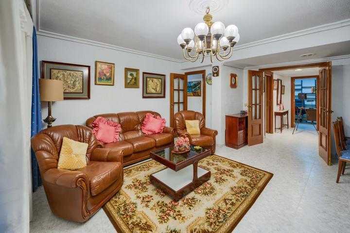 Piso En venta en Cl Esperanza De Triana, 31, Triana, Sevilla photo 0