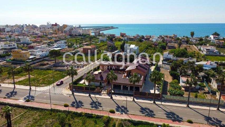 Casa En venta en Avenida Vicente Cañada Blanch, Zona Playa, Burriana photo 0