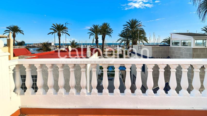 Casa En venta en Avenida Neptuno, Playa De Farnals photo 0