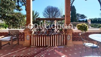 Casa En venta en La Presa - Collado - La Malla, Manises photo 0