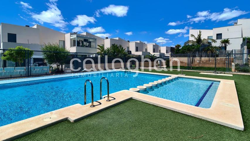 Unifamiliar Pareada En venta en San Antonio De Benagéber photo 0
