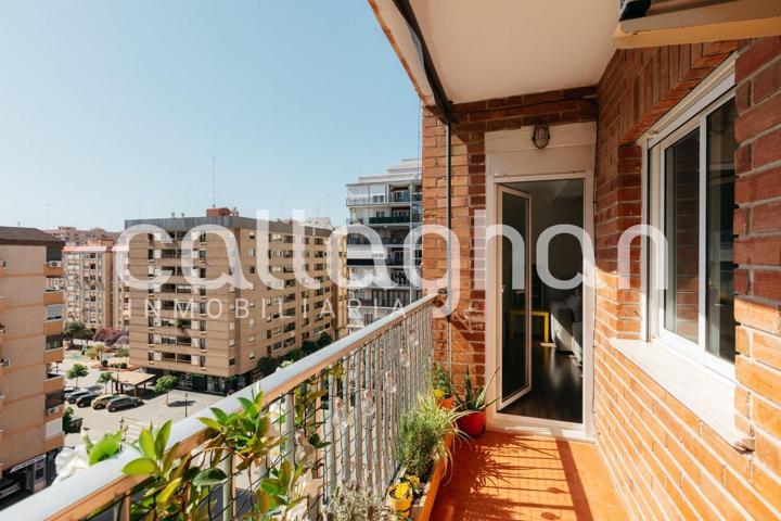 Piso En venta en Calle De L'Actriu Encarna Máñez, Algirós, València photo 0
