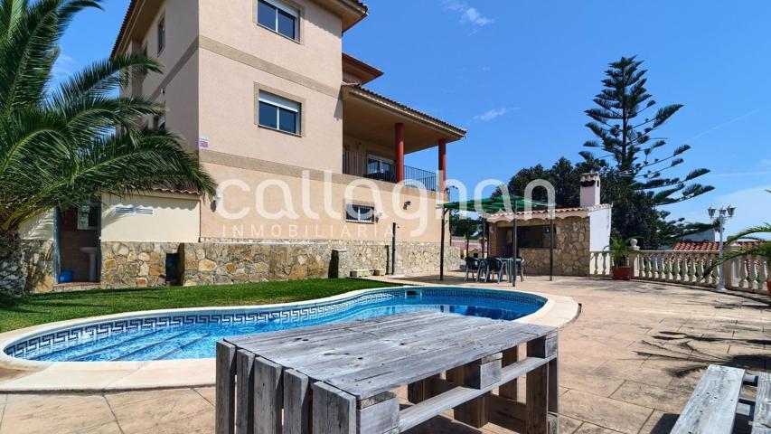 Casa En venta en Turis photo 0