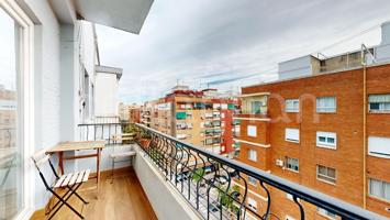 Piso En venta en Calle Pedro Juan Núñez, Algirós, Valencia photo 0