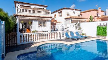 Casa En venta en Calle De Jaén, Maravisa, La Pobla De Vallbona photo 0