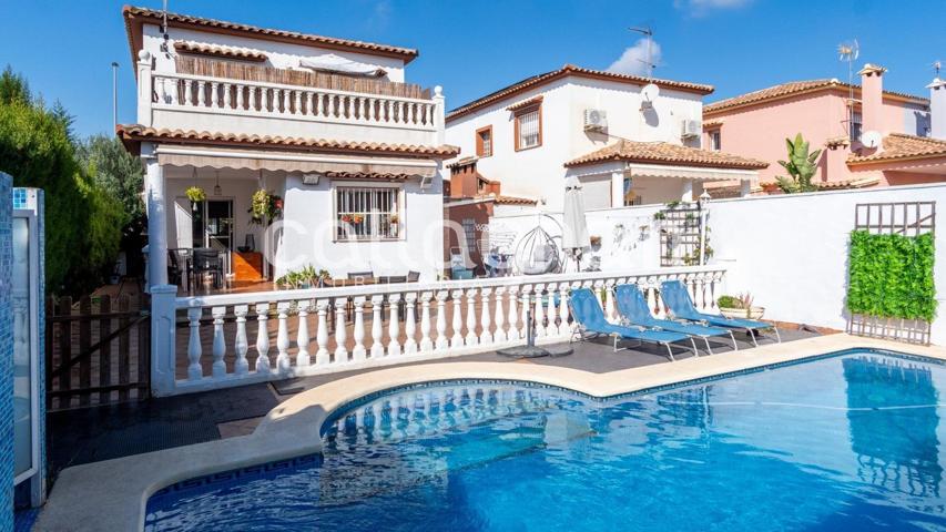 Casa En venta en Calle De Jaén, Maravisa, La Pobla De Vallbona photo 0