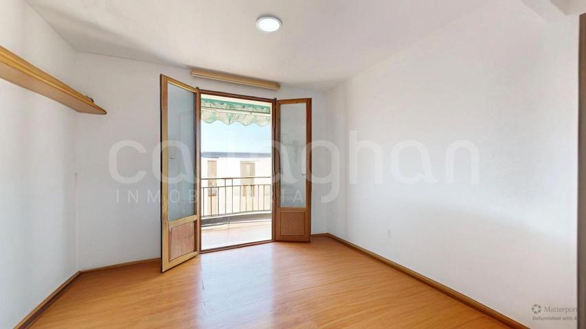 Piso En venta en Rocafort photo 0
