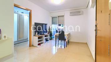 Piso En venta en Calle Ausiàs March, El Mercado, Manises photo 0