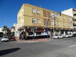 EDIFICIO PARA DERRIBAR Y CONSTRUIR OBRA NUEVA FRENTE A LA PLAYA EN TORREVIEJA photo 0