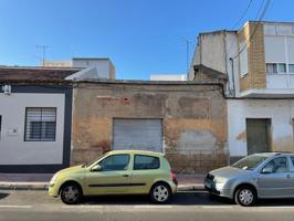 SOLAR CASA VIEJA EN CENTRO DE TORREVIEJA , IDEAL PARA CONSTRUIR photo 0