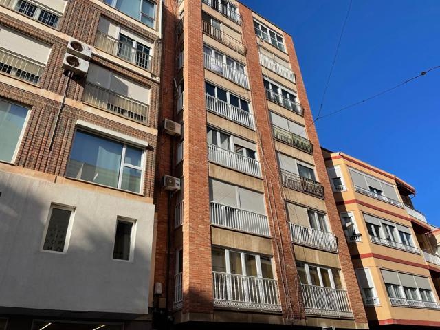 Impresionante Apartamento de 3 Dormitorios en el Centro de Torrevieja, ¡A Pasos del Mar! photo 0