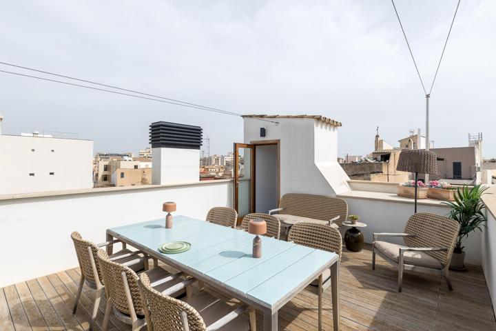 Exclusivo ático tríplex en el centro histórico de Palma photo 0