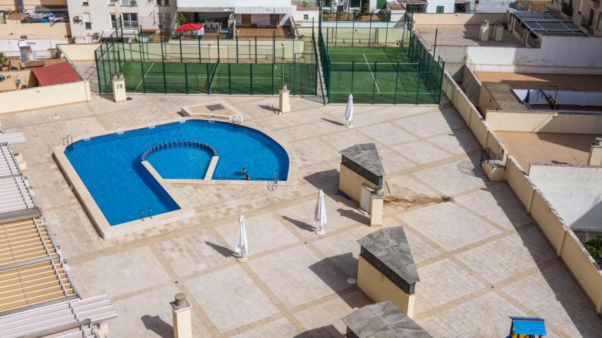 Piso con piscina comunitaria y pistas de pádel en Palma, Mallorca photo 0
