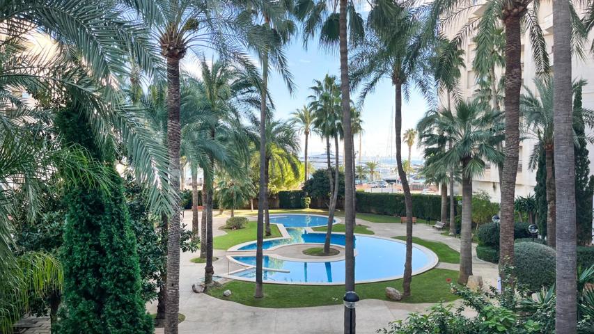Ático Tríplex con Vistas al Mar en el Paseo Marítimo – Diseño, Privacidad y Ubicación Inmejorable photo 0
