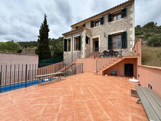 Chalet de ensueño con piscina y vistas a la Serra de Tramuntana en Alaró, Mallorca photo 0