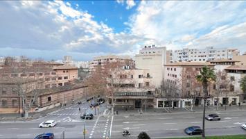 Piso reformado con terraza y vistas despejadas en Avenidas, Palma photo 0