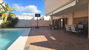 Exclusiva casa reformada con piscina en venta en Son Rapinya, Palma de Mallorca photo 0