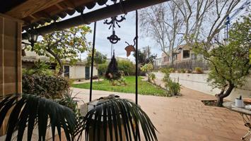 Elegante Casa Tradicional con Jardín y Porche en Son Sardina photo 0