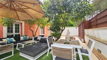 Exclusiva planta baja con jardín privado a 500 metros del mar y cerca de Puerto Portals photo 0