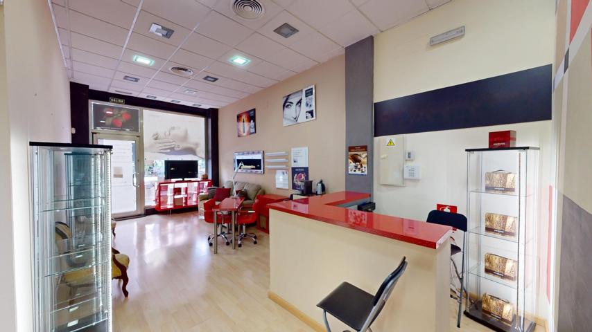 Local comercial en venta y alquiler, zona Plaza Patines Palma photo 0