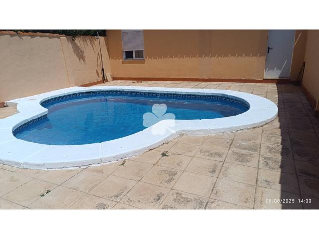Venta de chalet adosado en Urbanización Los Olivos- La Gineta photo 0