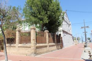 Unifamiliar Pareada En venta en Poblats Marítims, València photo 0