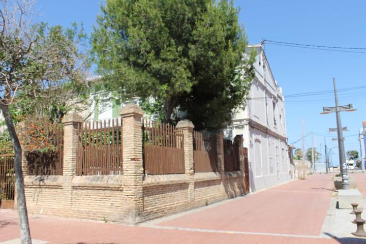 Unifamiliar Pareada En venta en Poblats Marítims, València photo 0