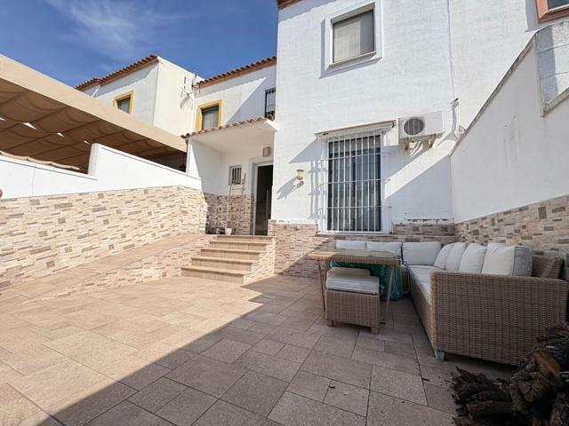 Unifamiliar Pareada En venta en Aljaraque photo 0