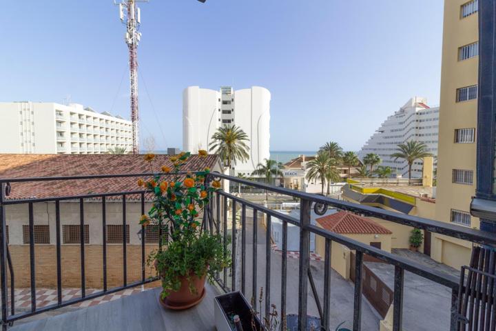 FABULOSO APARTAMENTO REFORMADO A 100 METROS DE LA PLAYA, EN BENALMÁDENA photo 0