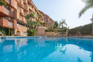 Amplio Apartamento en Fuengirola con Vistas al Mar y Comodidades de Lujo photo 0