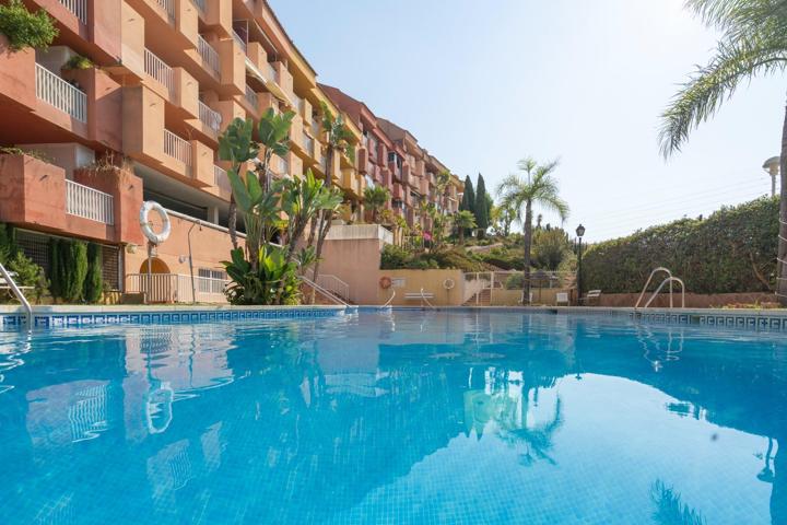 Amplio Apartamento en Fuengirola con Vistas al Mar y Comodidades de Lujo photo 0