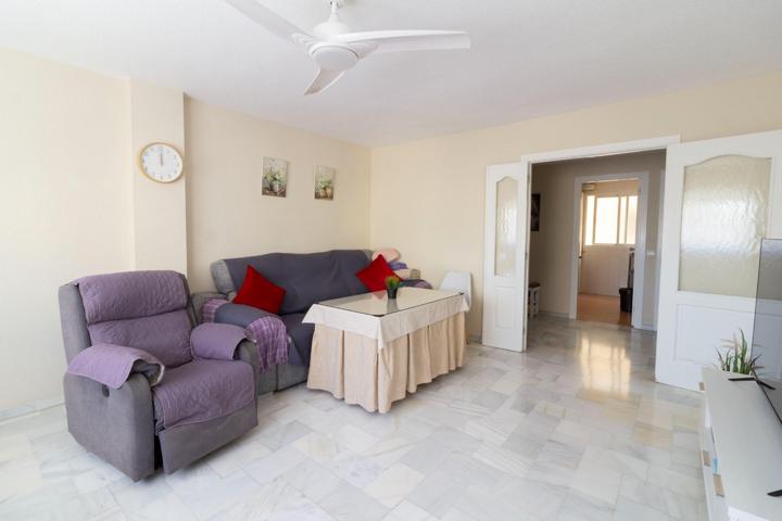 Piso en el centro de las Lagunas, zona Care, Mijas Costa photo 0