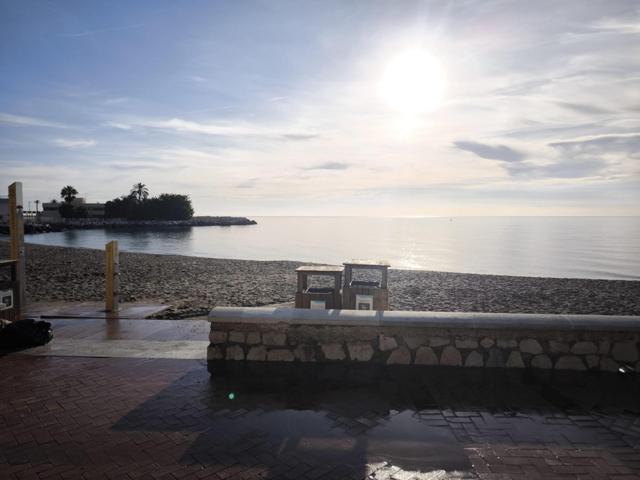 ZONA CENTRO DE FUENGIROLA. SEGUNDA LÍNEA DE PLAYA. PARA REFORMA INTEGRAL. 3 DORMITORIOS. 1 BAÑO. photo 0