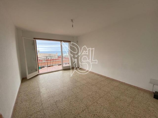 Venta de un piso en Canet de Mar photo 0